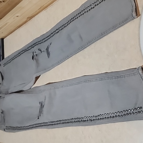 Miss Me jeans size 26 skinny leg NWOT - Picture 4 of 7